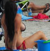 Beach boob