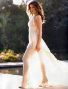 Kate Beckinsale in a white dress
