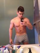 Low hanging (X-Post /r/hotguyswithglasses)