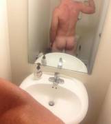 [FMF] Backside bathroom selfie