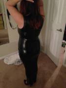Her first latex hobble skirt and top [xpost /r/ShinyPorn]