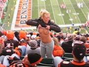 Cincinnati Bengals Fan Flashes the Whole Stadium (X-post from R/AmaCheers) 