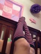 Daddy gots me new socks! I luv pink &amp;&amp; piggys oh &amp;&amp; daddy tooo ;)