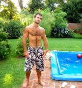Would love to get wet with him