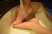 My Asian girlfriend's sexy feet under water