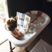 Magazine in the tub