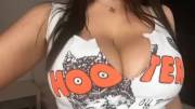 Hooters Bounce