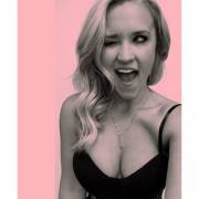 Emily Osment is such a babe