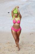 Nicki Minaj - Body shape similar to this pic