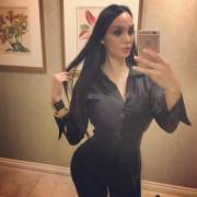 All black outfit (XPost from r/AmyAnderssen)