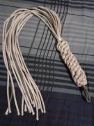 Nylon rope and paracord flogger