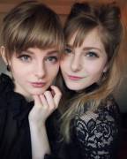 Ella and Saskia Freya