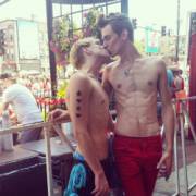 Chicago Pride (x-post /r/MenKissing)