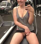 Pussy flash at the gym