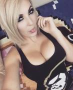A titfuck session from Jessica Nigri would be perfect
