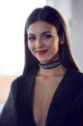 Victoria Justice loves to watch you jerk off