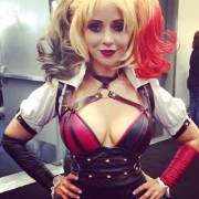 Tara Strong cosplaying as Harley Quinn