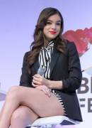 Gonna fap to Hailee Steinfeld today, what a silky smooth legs! [AIC]