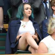 I'd love to eat Maisie Williams's pussy! What a legs!