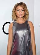 I guess Sarah Hyland didn't have any clue going out topless could make thousands of men to wank...