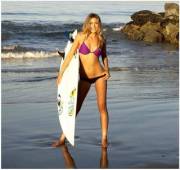 Surfing babe Erica Hosseini