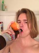 When the mountains are blue and the oranges are orange. (X-Post from r/showerbeer)