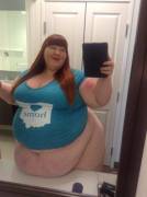 Kellie Kay's big belly selfie