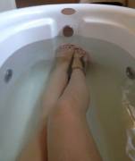 bathing [f][tits][feet][bath]