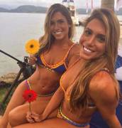 Brazil Synchro Swimmers - Feres twins