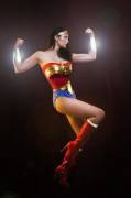 Wonder Woman (found on /r/cosplaygirls)