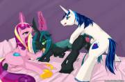 Not sure how this happened, but I'm OK with it [Shining Armor] [Cadance] [Chrysalis] [M/F] [M/F/F] [Bondage] [Anal] [Tongues] [by lunaismaiwaifu]