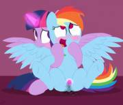 Alicorn Twilight helps Rainbow Dash in more ways than one [F/F] (artist: dtcx97)