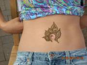 Henna - Belly Button with Leaf Design