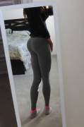 Before a run from /u/remantis (x-post /r/girlsinyogapants)