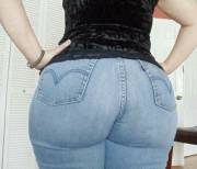 Levi's are the shit! Xpost /r/ThickandBBWJeans
