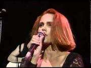 Anyone else have a thing for certain hairstyles? I've always loved Belinda Carlisle's late 80s punk hairstyle. It's short enough to show off her shoulders and neck but long enough it moves around and keeps getting in her face and she keeps brushing it bac