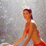 The classic Phoebe Cates (Fast Times at Ridgemont High) (gif)