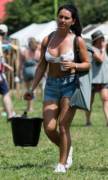 tanned glasto girl