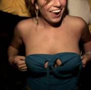 Flashing in the club [gif]