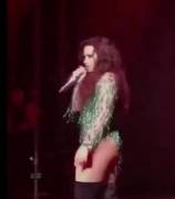 Demi Lovato and her thick thighs