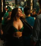 Alison Brie in 'How to Be Single'