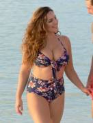 Kelly Brook got thick