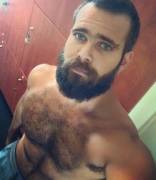 Hairy in the locker room (X-Post /r/menslockerroom)