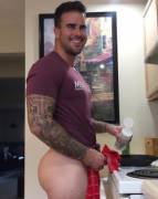 Hunk Cooking (X-Post /r/hunks)