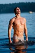 Anatoly Goncharov (@TollGoncharov) in the water