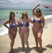 Three patriotic BBW MILFs at the beach