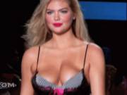 Kate Upton bouncing along the catwalk [gif]