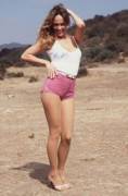 Catherine Bach aka Daisy Duke, a benchmark of hot country girls.